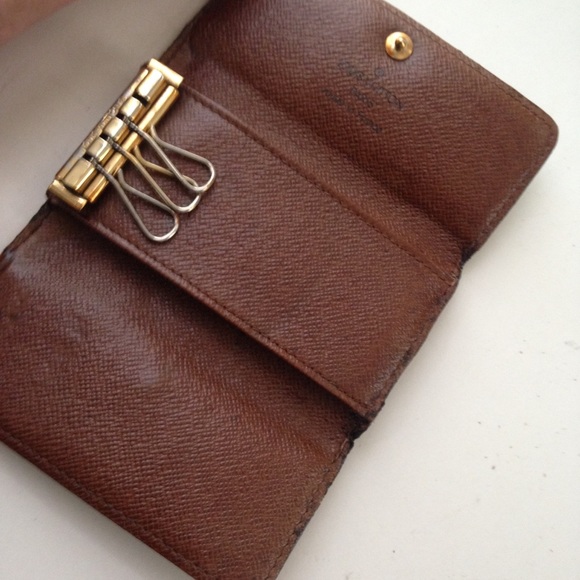 Louis Vuitton, Mono Brown 3 Hooks Key Case - Picture 10 of 10